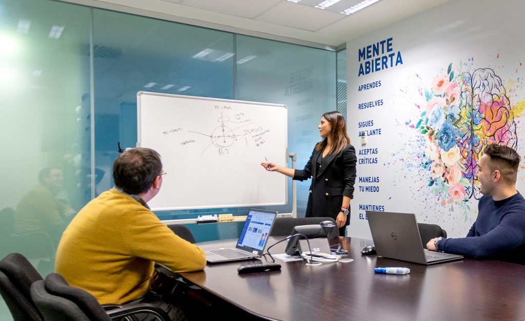 Una reunión del equipo tecnológico y digital de GETD en las instalaciones de Salamanca